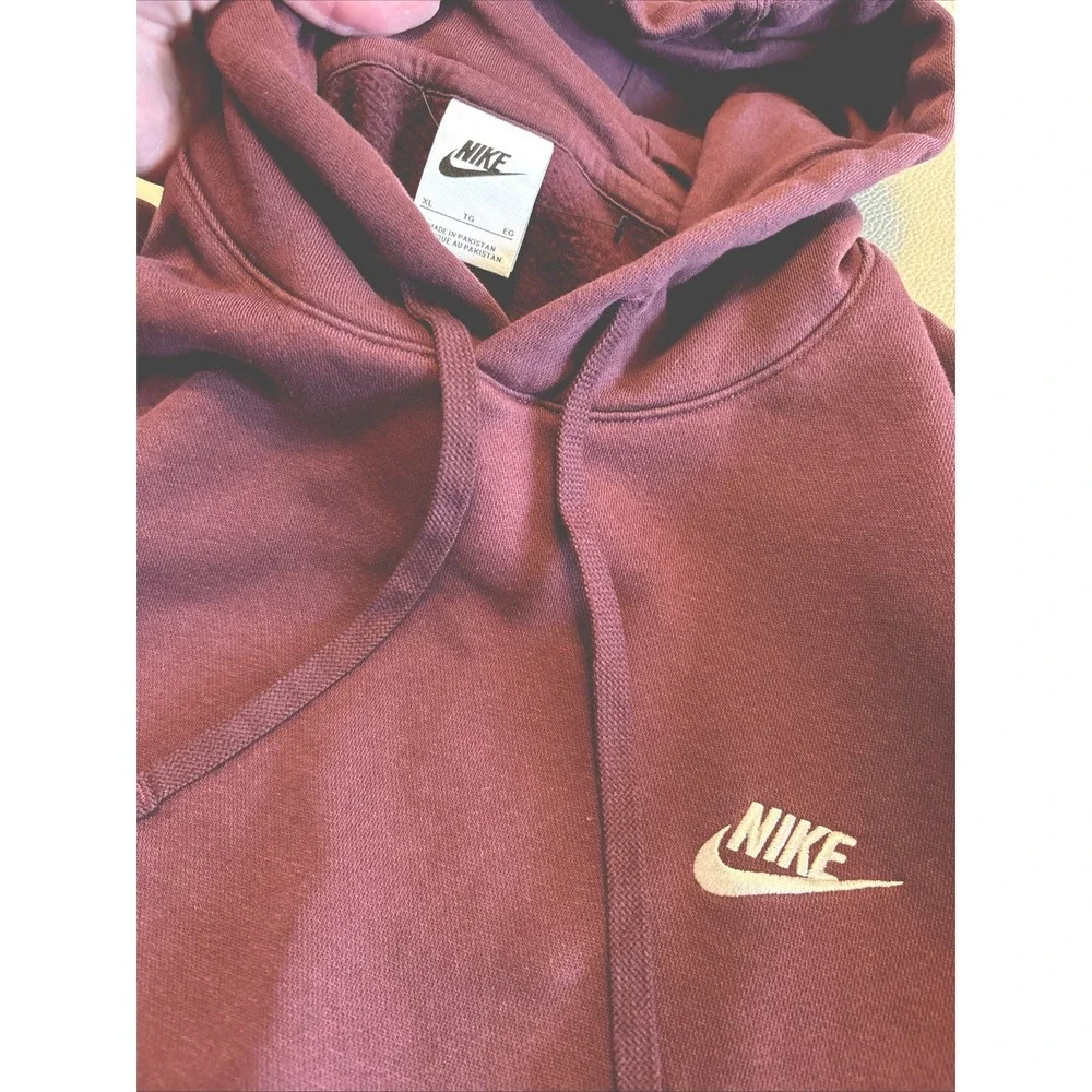 Nike sportswear club